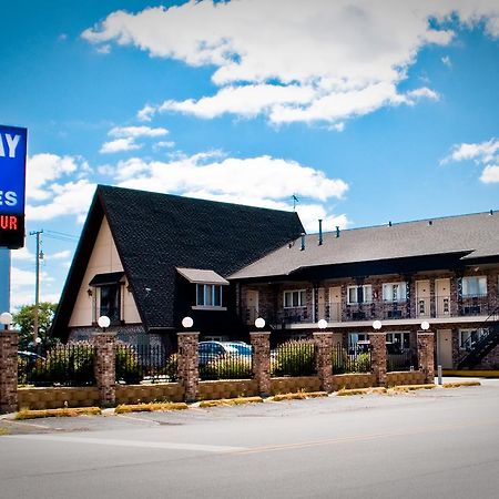 Midway Inn & Suites Оук-Лон Экстерьер фото
