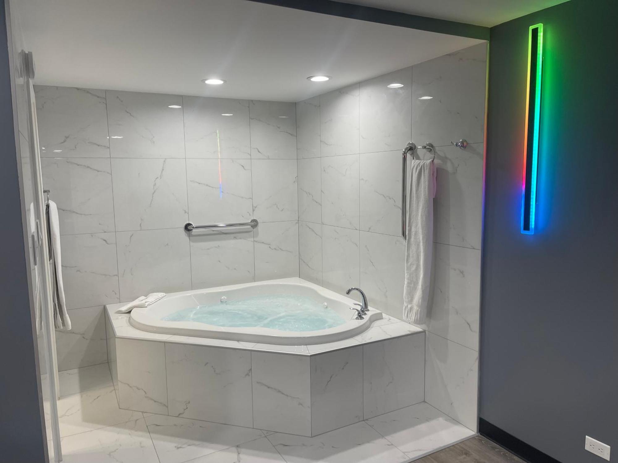 Midway Inn & Suites Оук-Лон Экстерьер фото